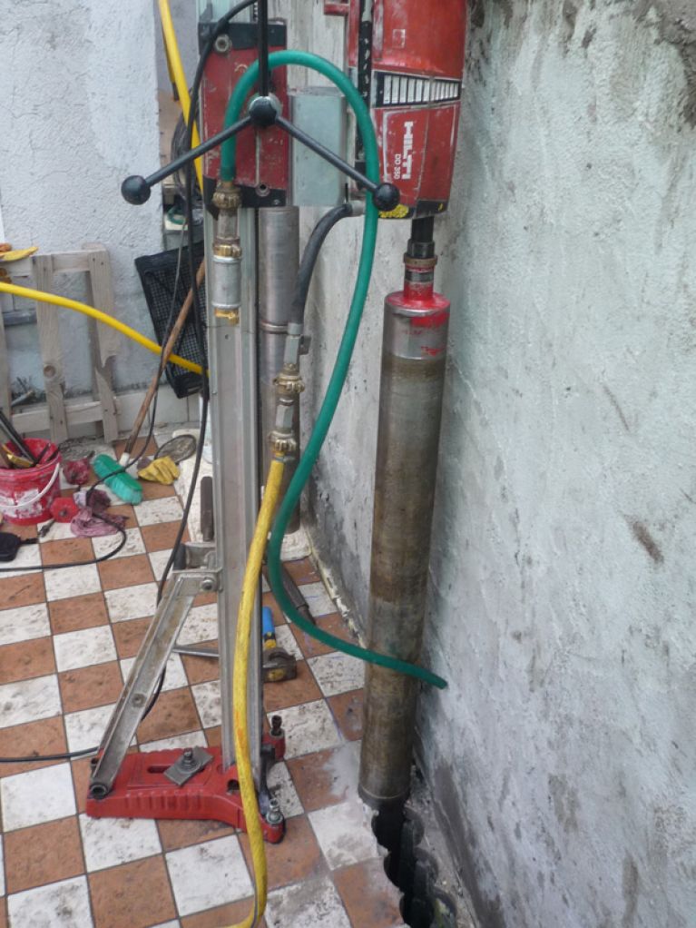 Fori calibrati per passaggio tubi Sicilia